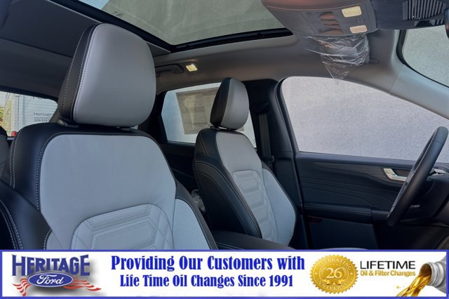 New 2024 Ford Escape SE w/ PHEV Premium Package FWD image 14