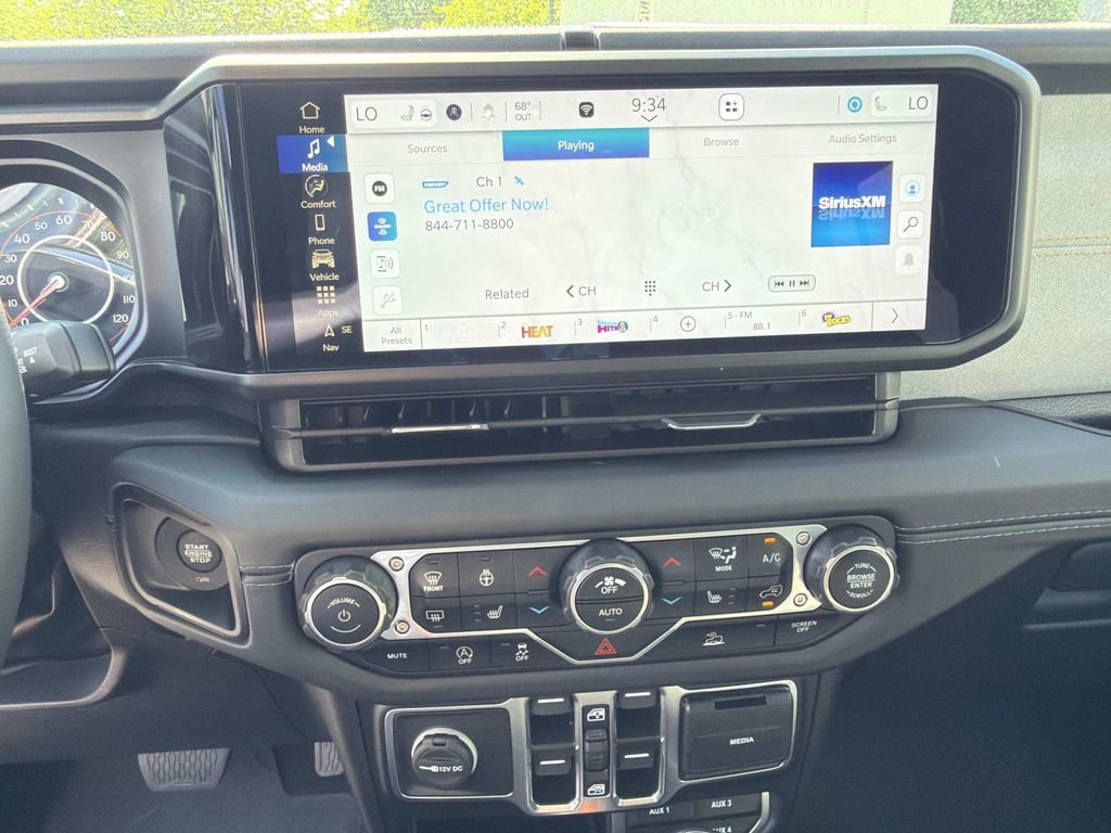 Used 2024 Jeep Wrangler Sahara w/ Technology Group AWD/4WD image 28