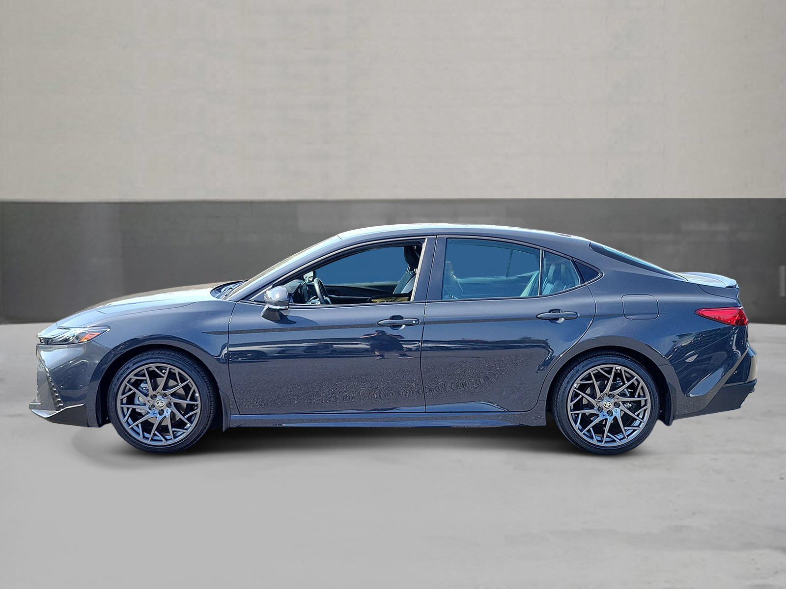 Used 2026 Toyota Camry SE FWD image 3