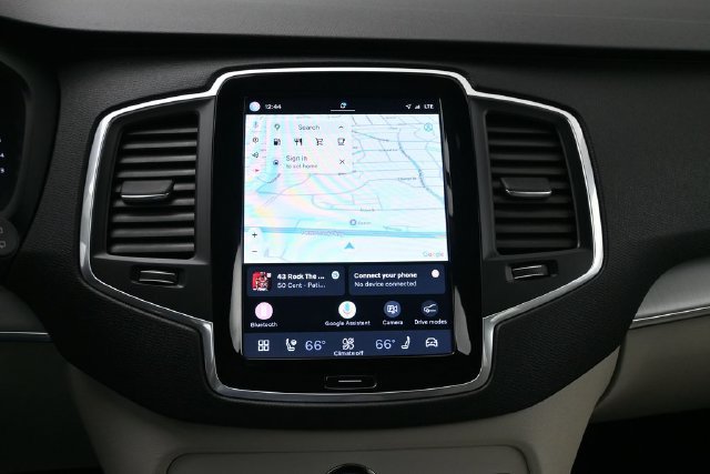 Used 2023 Volvo XC90 B5 Core w/ Protection Package Premier AWD/4WD image 14