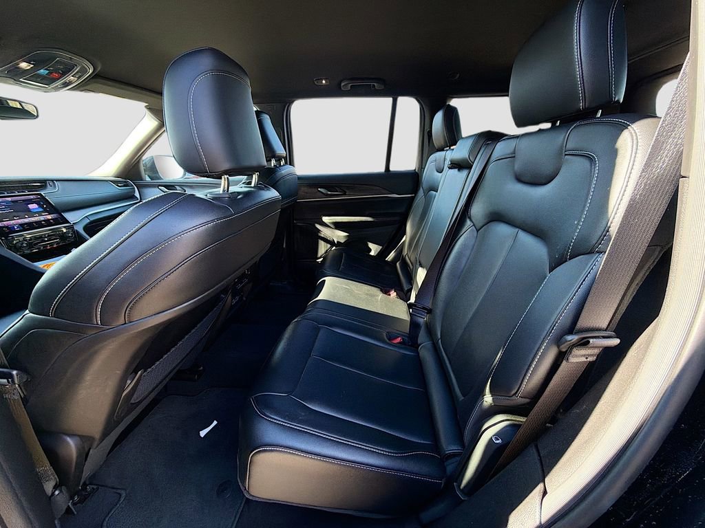 Used 2024 Jeep Grand Cherokee Limited image 24