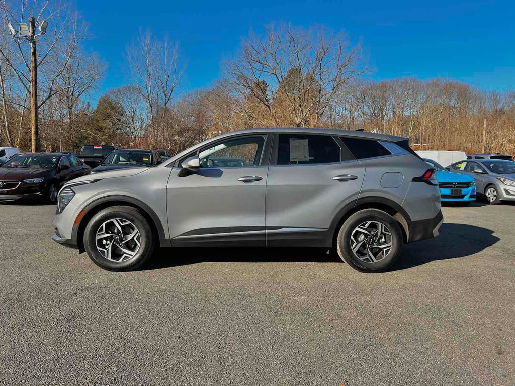 Used 2024 Kia Sportage LX image 4