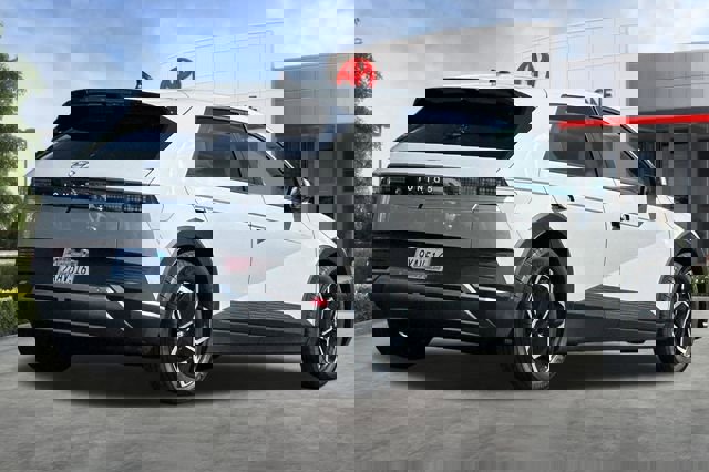 Used 2024 Hyundai Ioniq 5 SE RWD image 4