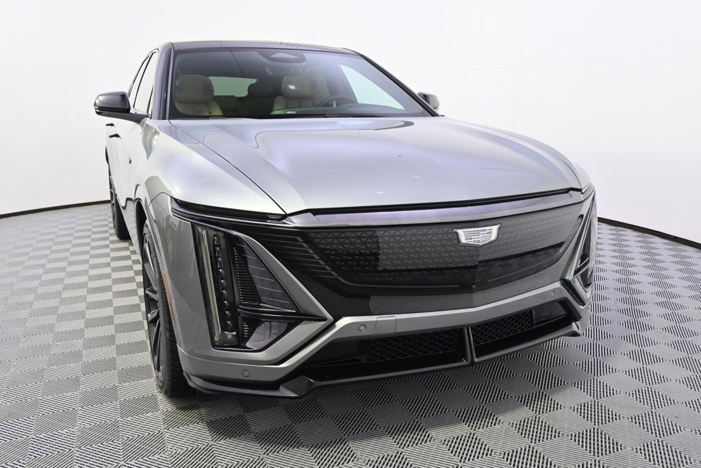 New 2026 Cadillac Lyriq V image 9