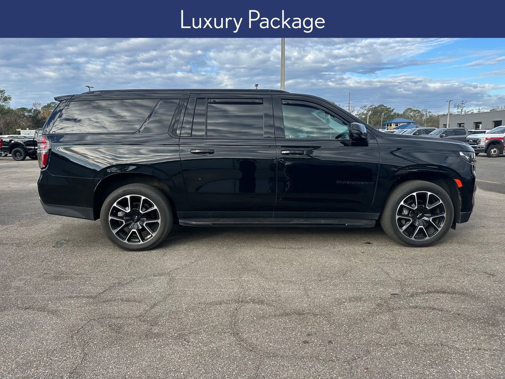 Used 2021 Chevrolet Suburban RST w/ Luxury Package image 8