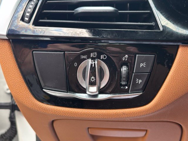 Used 2023 BMW 530e w/ Premium Package RWD image 14