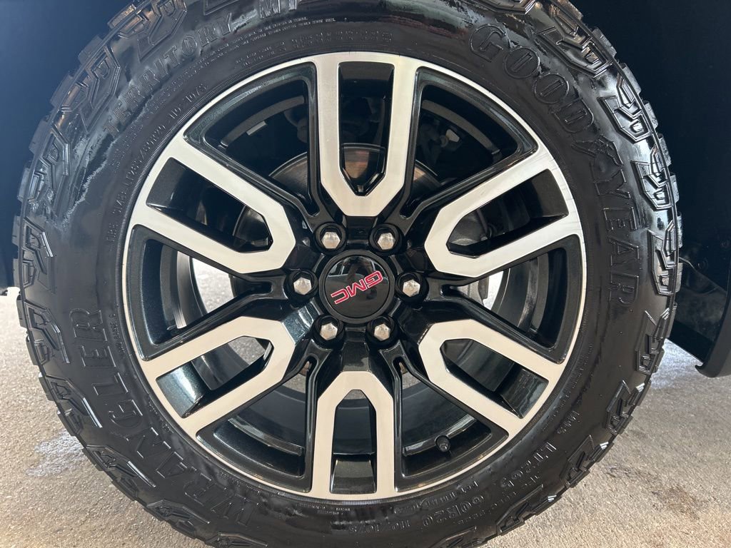 Used 2024 GMC Sierra 1500 AT4 w/ Technology Package image 27