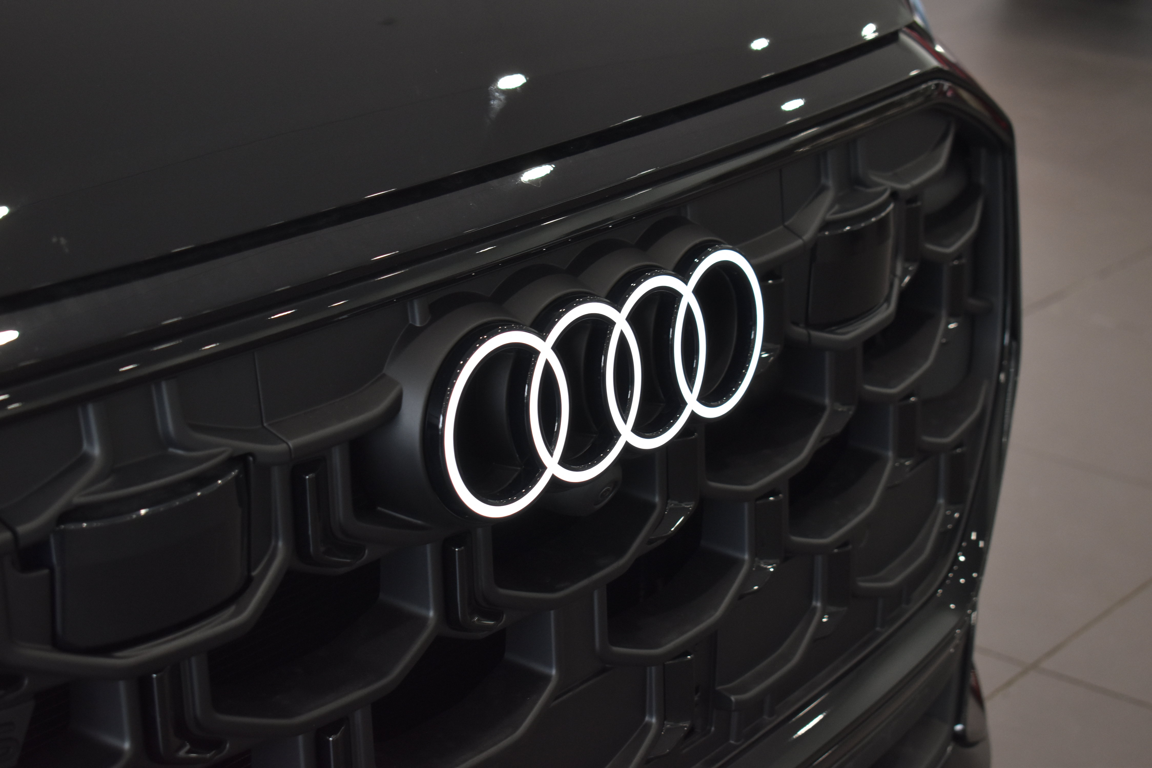New 2026 Audi SQ8 Prestige AWD/4WD image 3