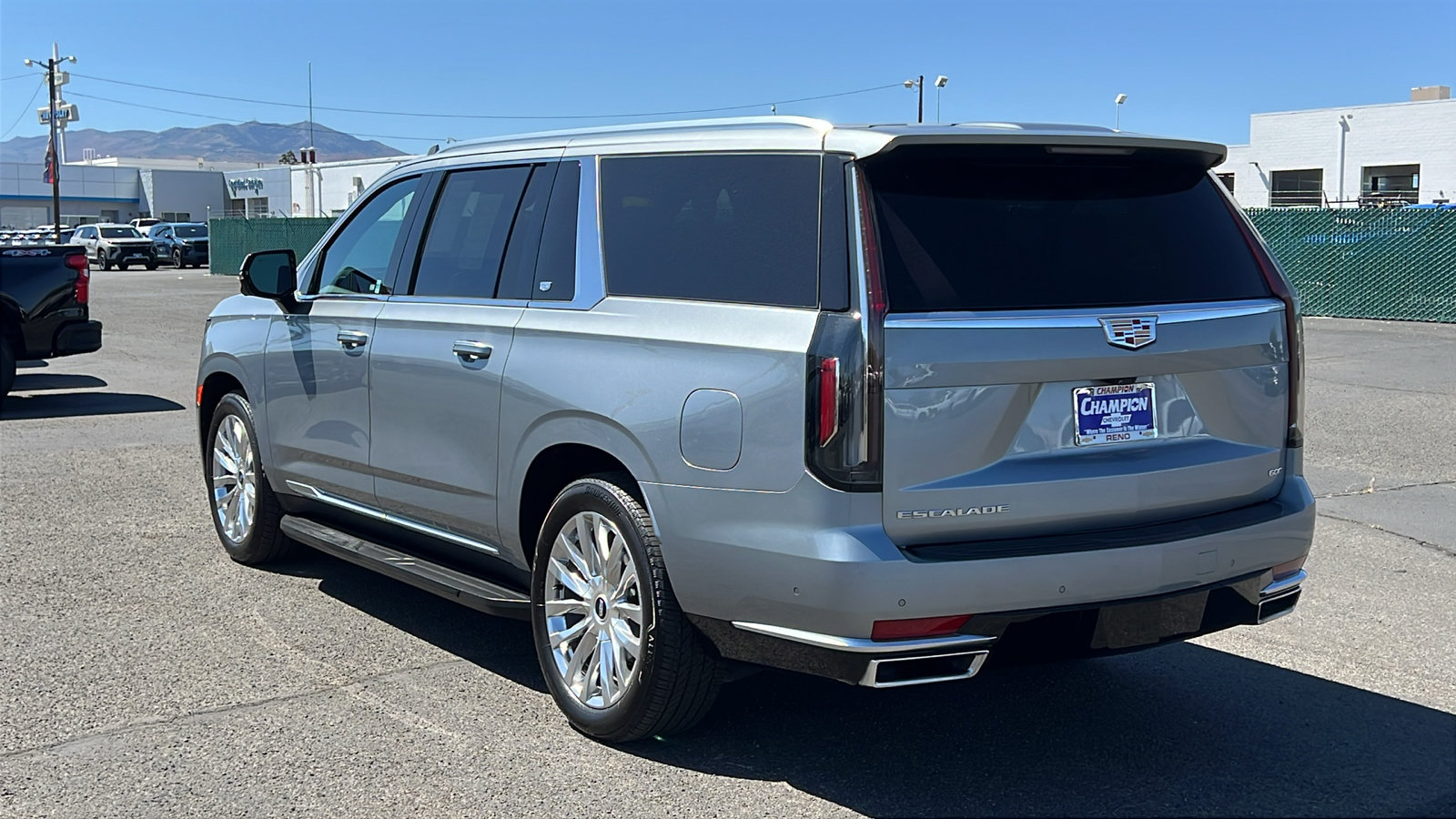 Used 2024 Cadillac Escalade ESV Premium Luxury w/ Performance Package AWD/4WD image 7
