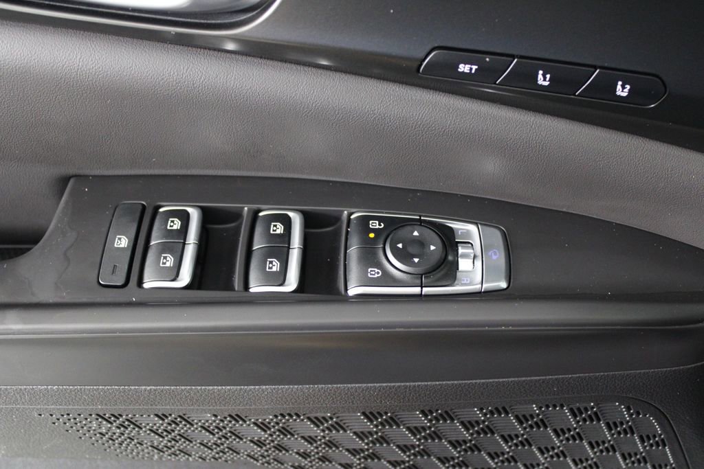 Used 2025 Kia Carnival SX image 29