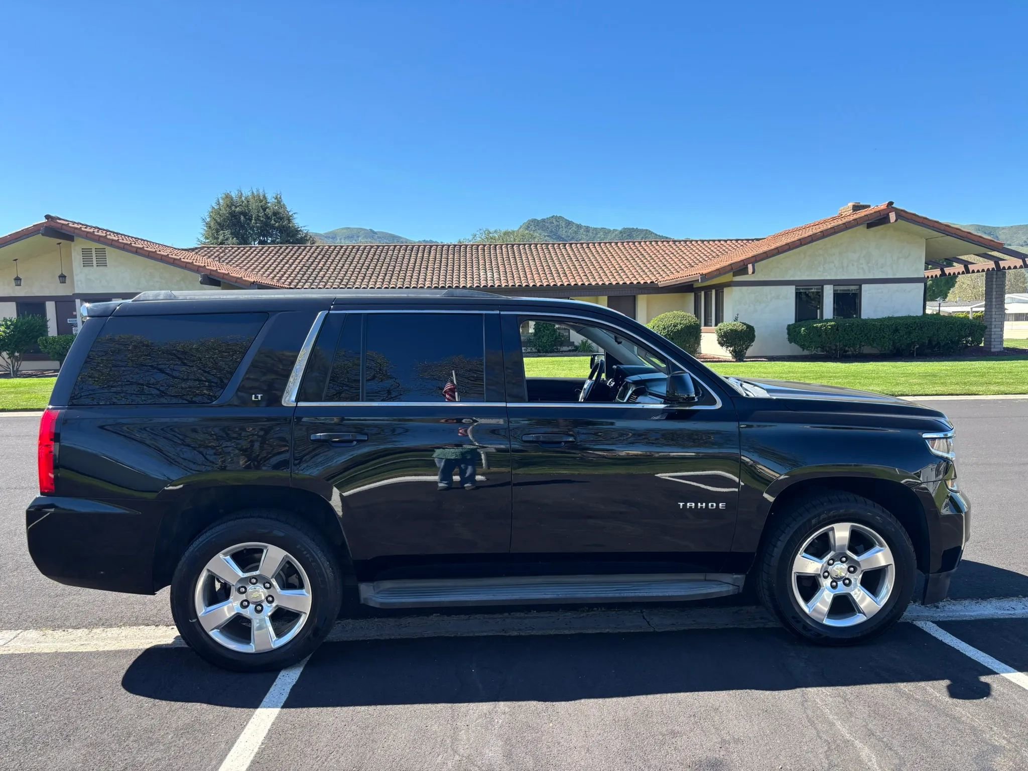 Used 2015 Chevrolet Tahoe LT RWD image 3