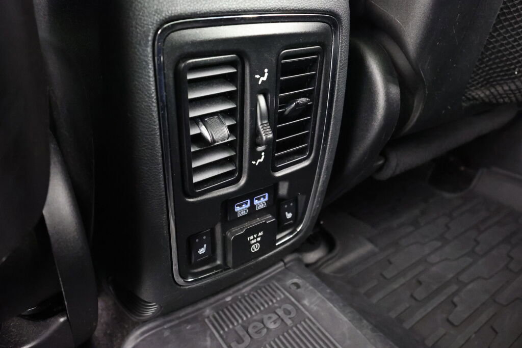 Used 2019 Jeep Grand Cherokee Overland image 16