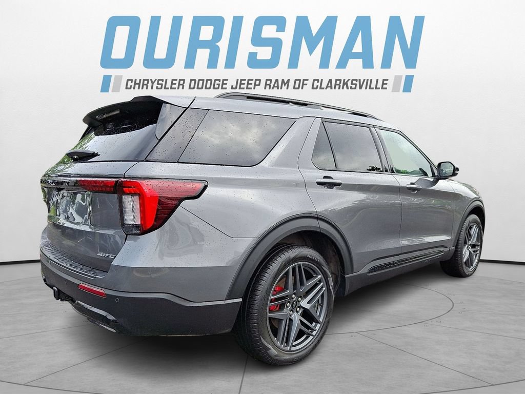 Used 2025 Ford Explorer ST-Line w/ ST-Line Street Pack AWD/4WD image 6