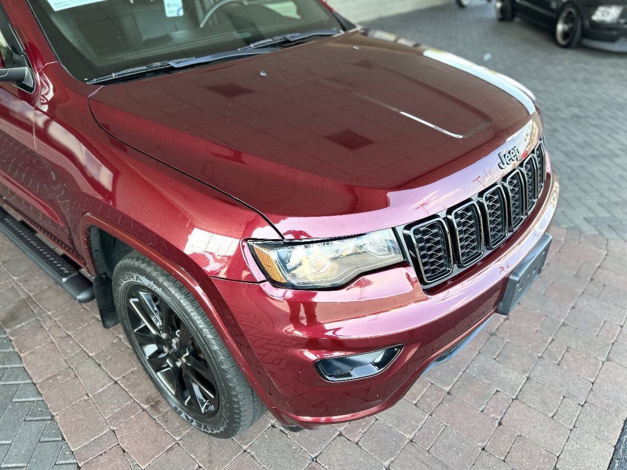 Used 2019 Jeep Grand Cherokee Altitude AWD/4WD image 28
