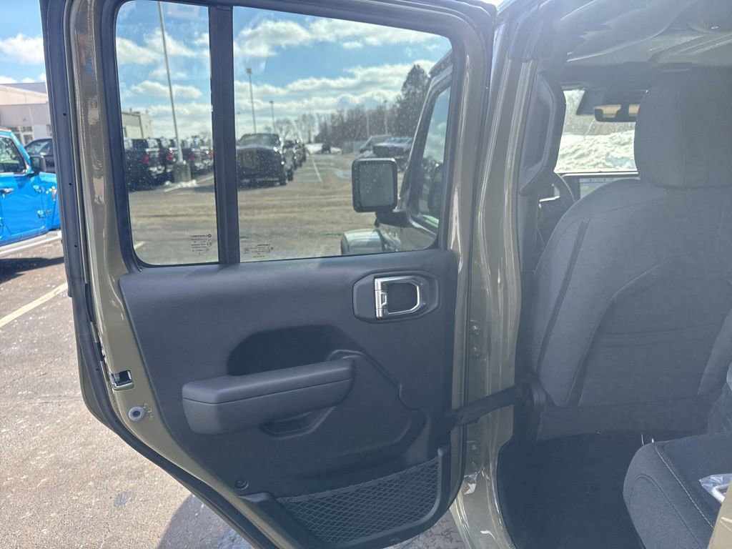 New 2025 Jeep Gladiator Sport image 42