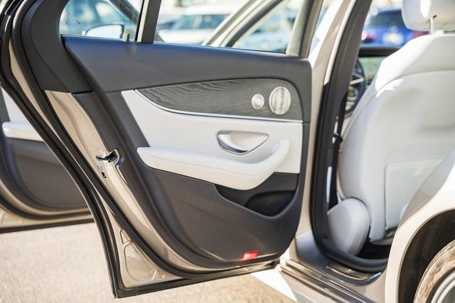 Used 2023 Mercedes-Benz E 450 4MATIC Sedan image 35