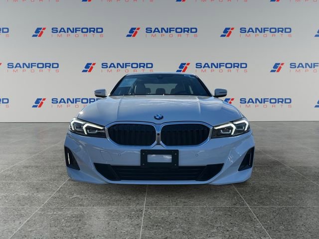 Used 2025 BMW 330i Sedan w/ Premium Package image 8