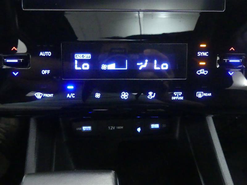 Used 2022 Hyundai Santa Cruz SEL Premium w/ Cargo Package image 11