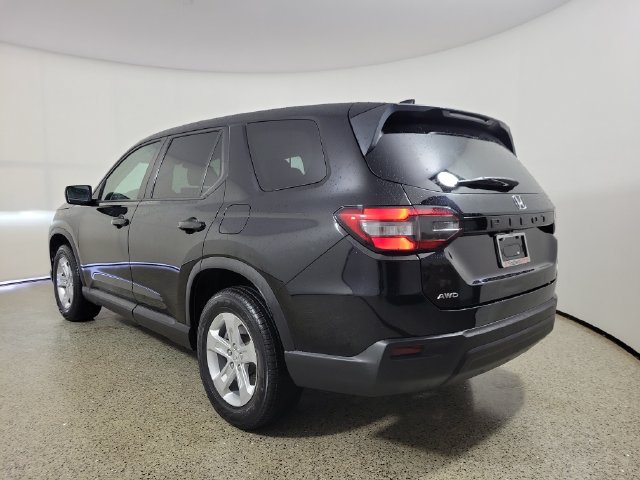 Used 2023 Honda Pilot LX image 7