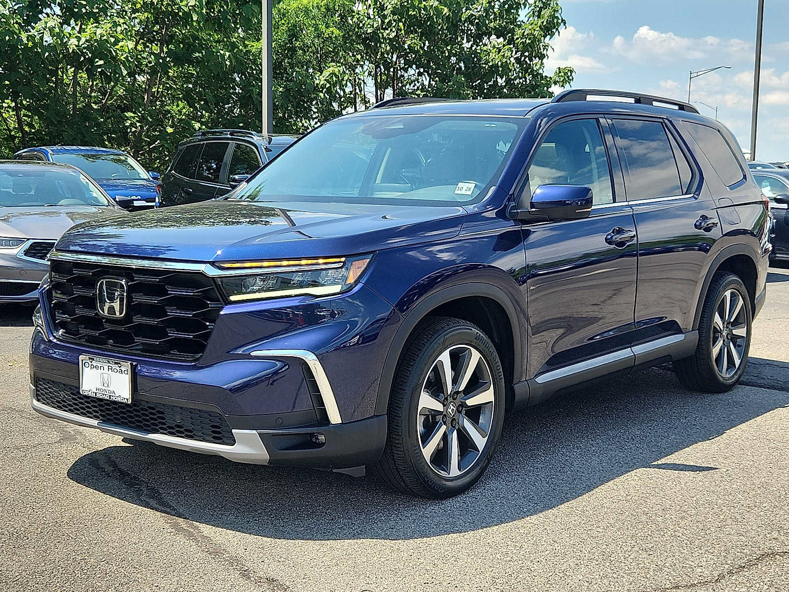 Certified 2024 Honda Pilot Touring image 3