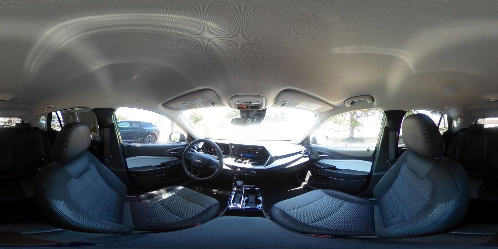 Used 2025 Chevrolet Trax LT FWD image 42