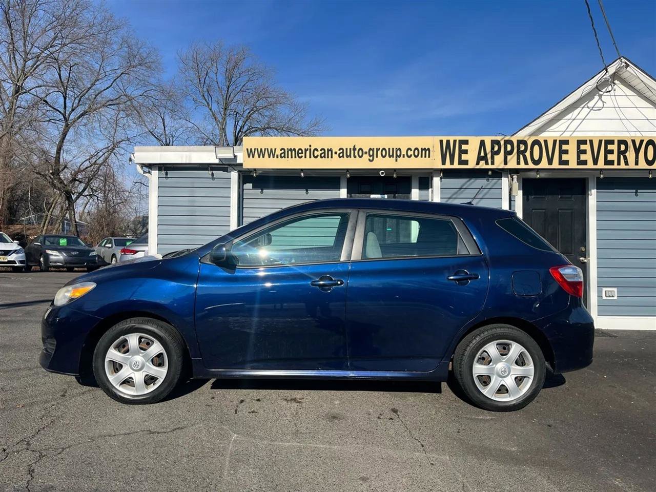 Used 2010 Toyota Matrix image 3