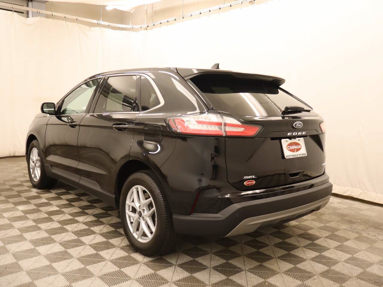 Used 2024 Ford Edge SEL AWD/4WD image 3