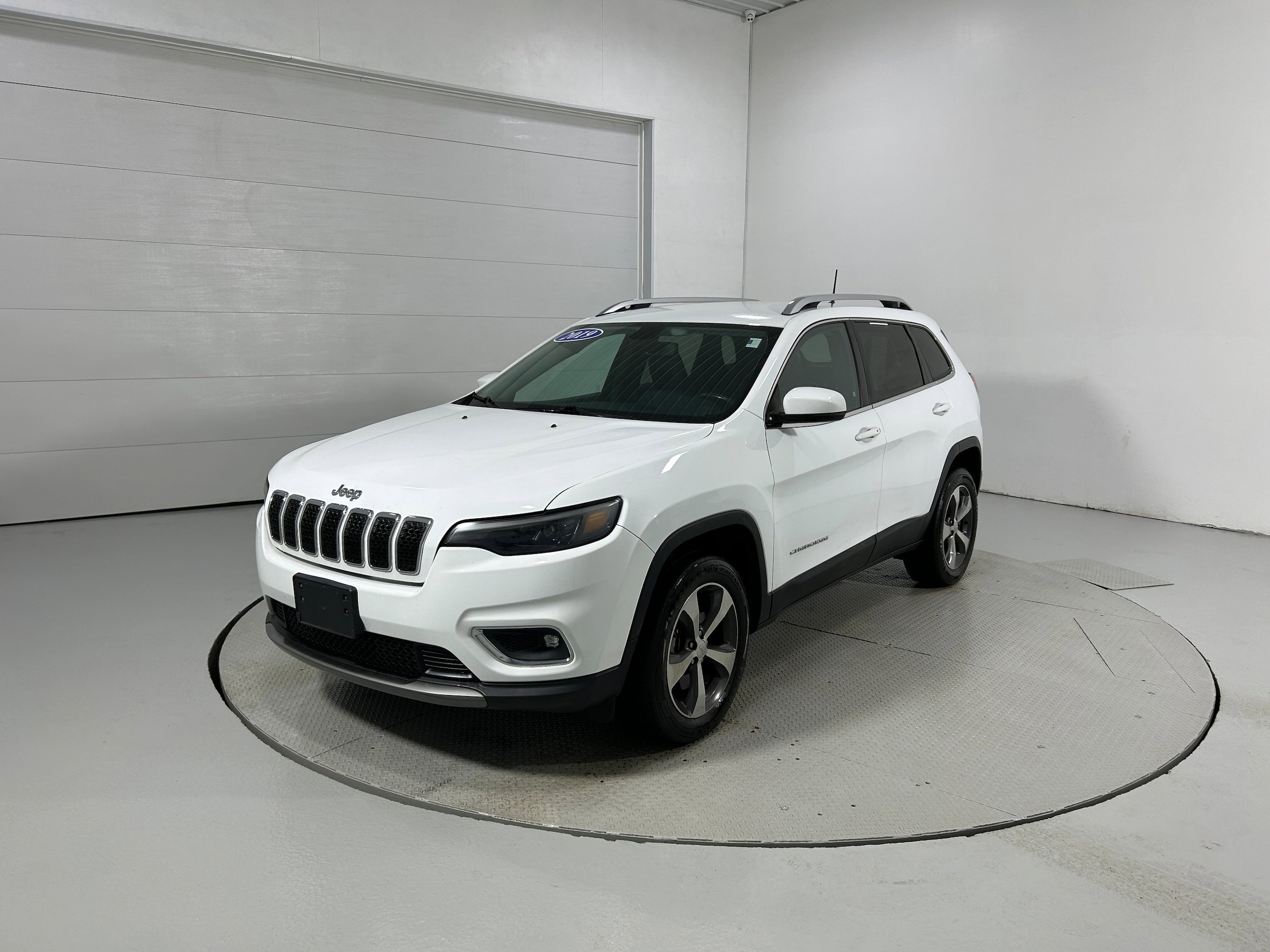 Used 2019 Jeep Cherokee Limited AWD/4WD image 23