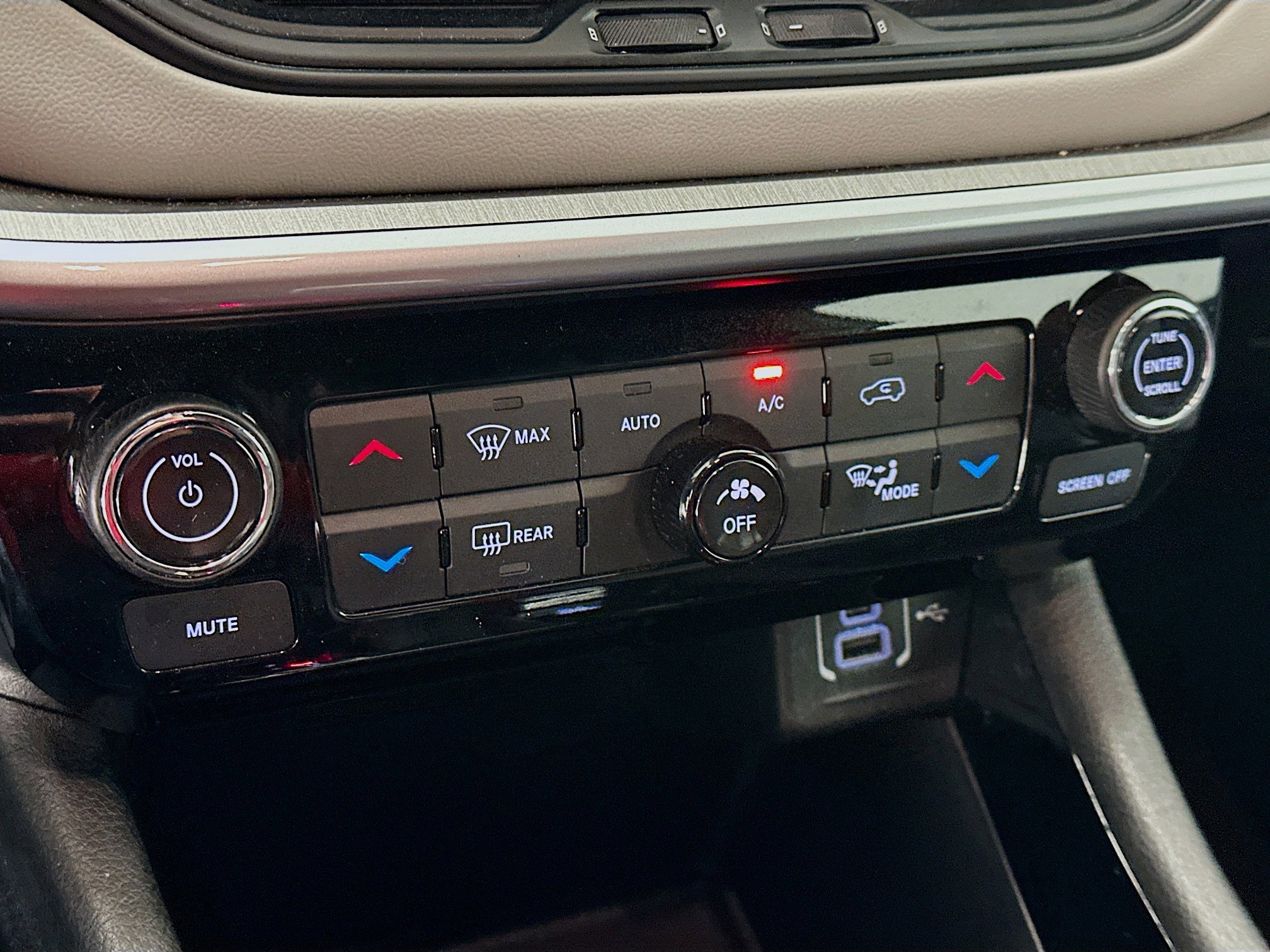 Used 2025 Jeep Compass Limited image 23