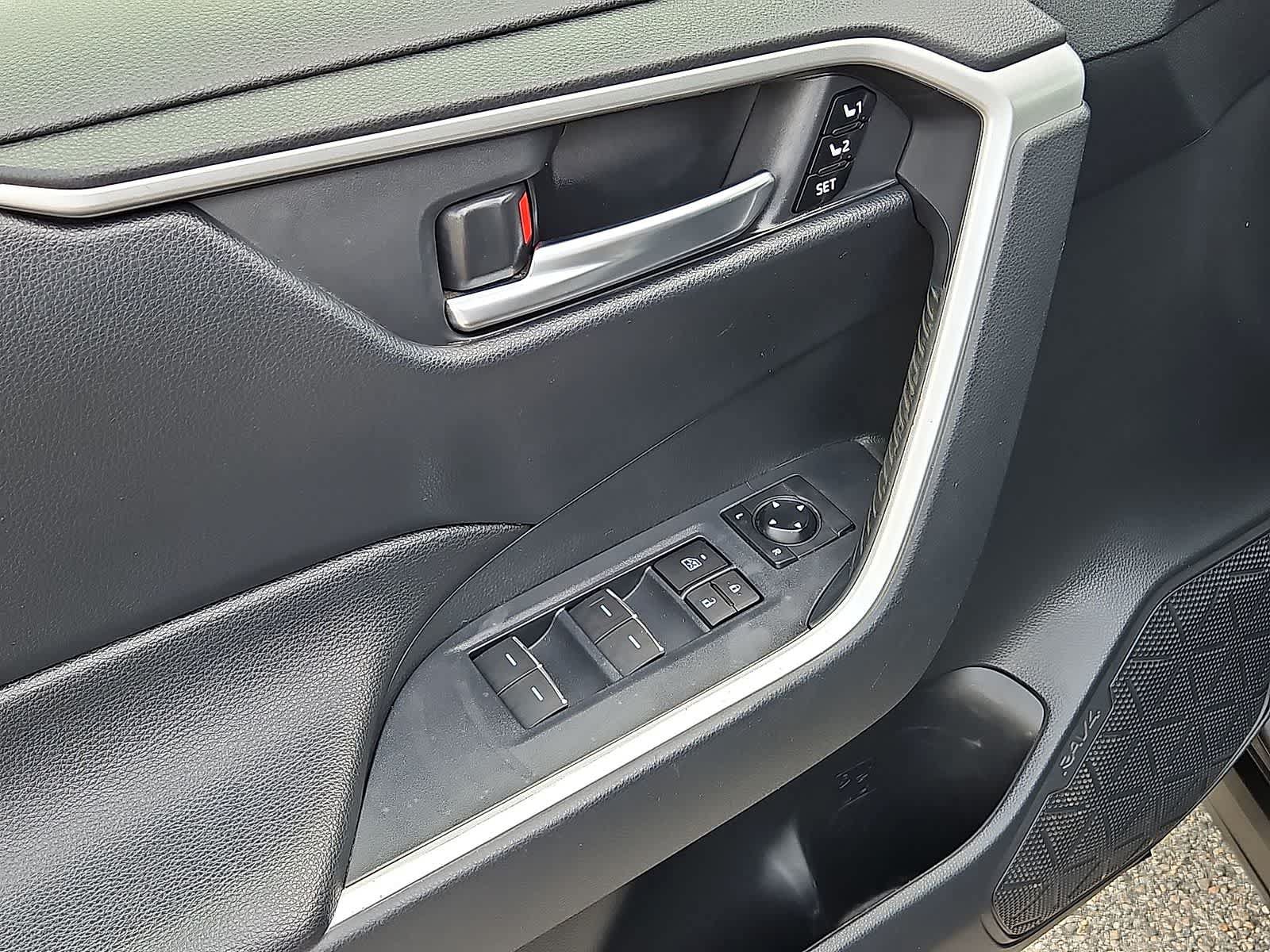 Used 2019 Toyota RAV4 XLE Premium w/ Cold Weather Package AWD/4WD image 29