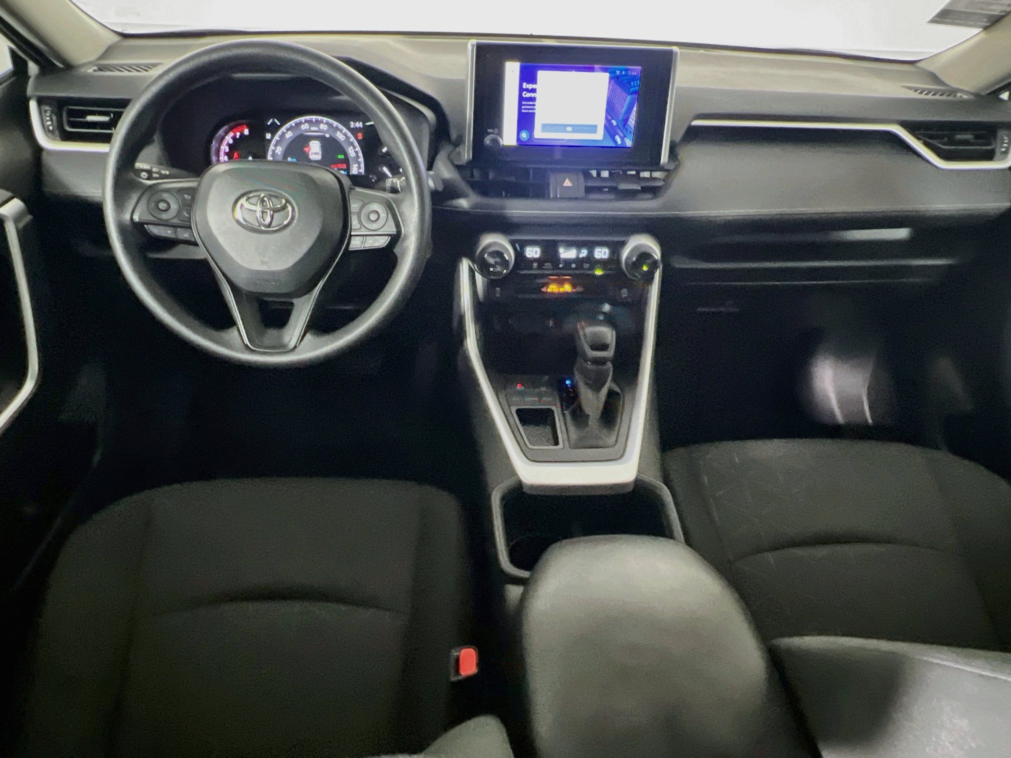 Used 2024 Toyota RAV4 XLE FWD image 29
