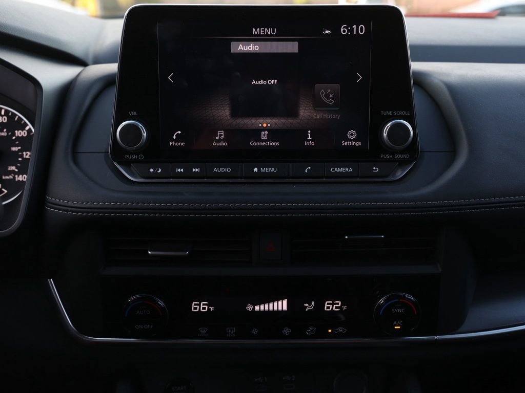 Used 2024 Nissan Rogue SV image 29