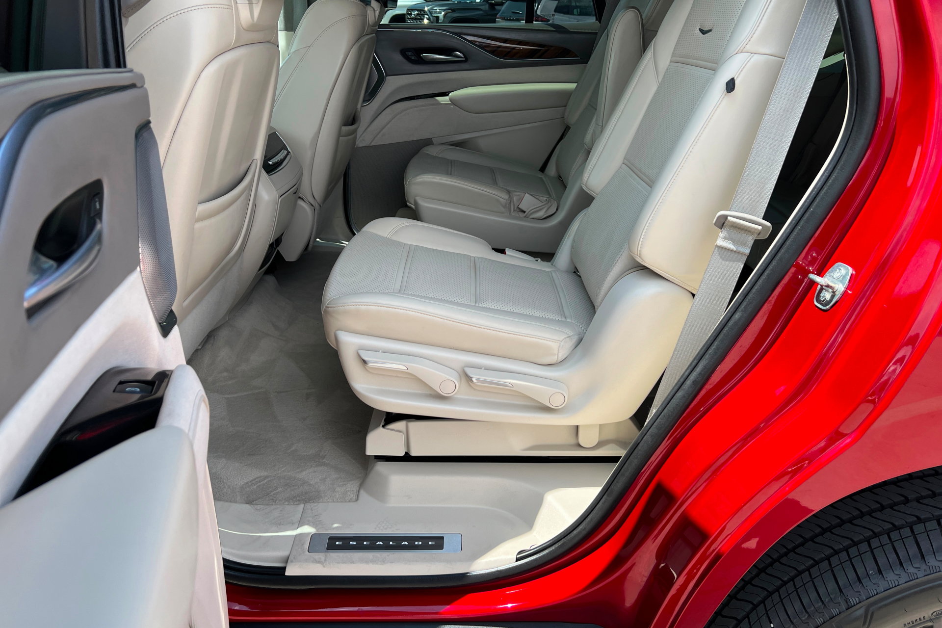 Used 2022 Cadillac Escalade Sport Platinum AWD/4WD image 22