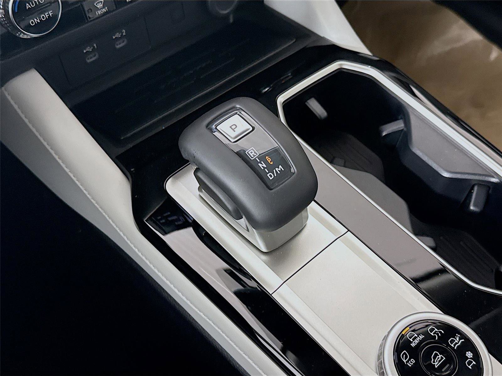 New 2026 Mitsubishi Outlander SE image 11