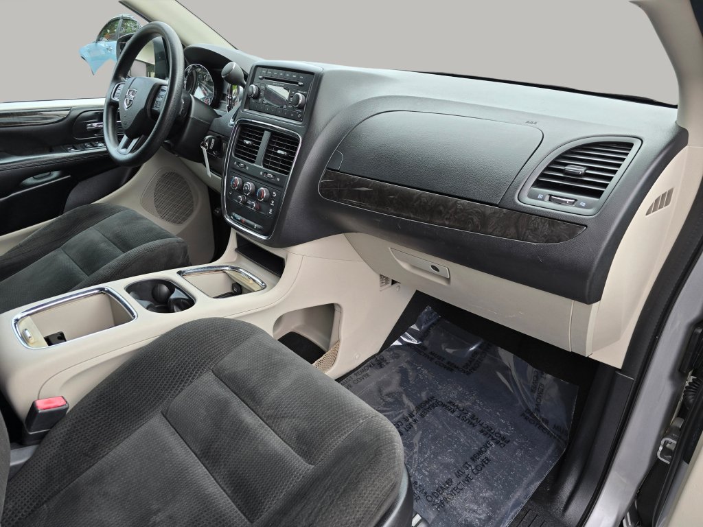 Used 2016 Dodge Grand Caravan SXT FWD image 48
