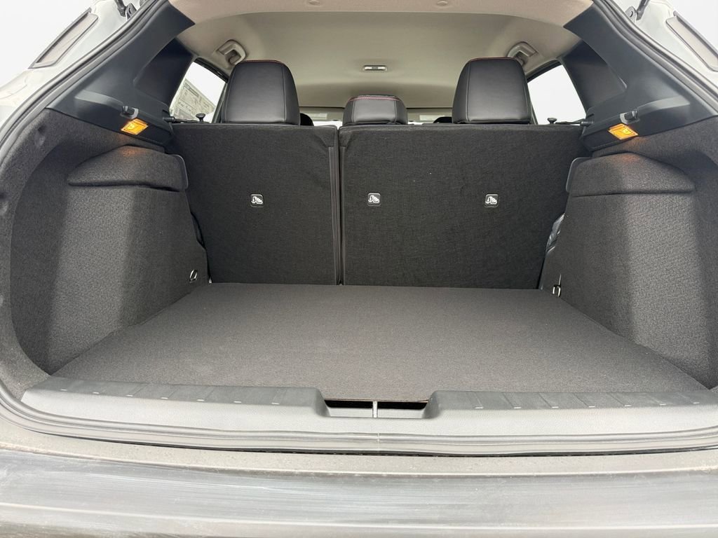 New 2026 Nissan Kicks SR w/ Cold Weather Package image 18