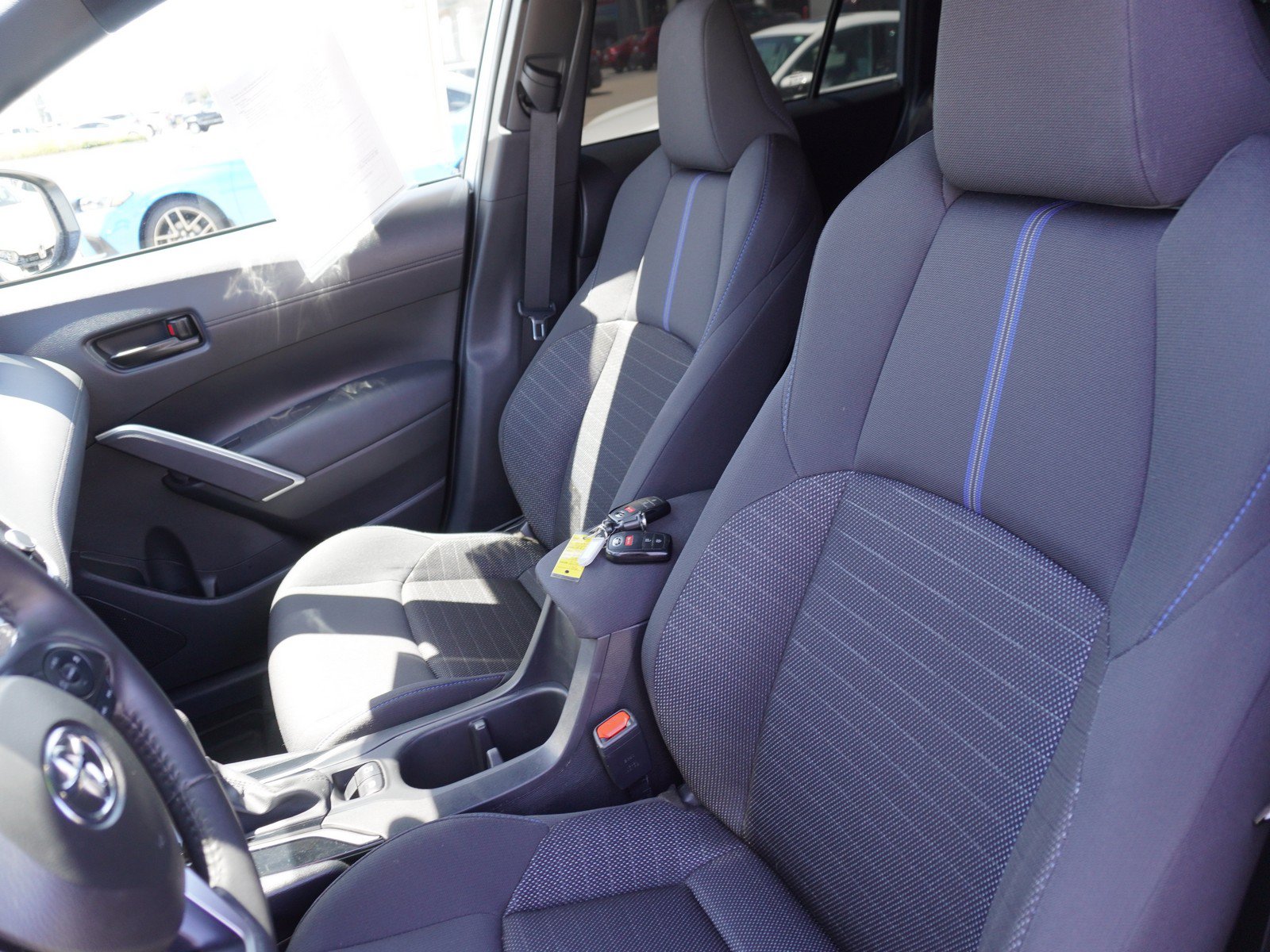 Used 2024 Toyota Corolla Cross AWD Hybrid w/ Moonroof Package image 22