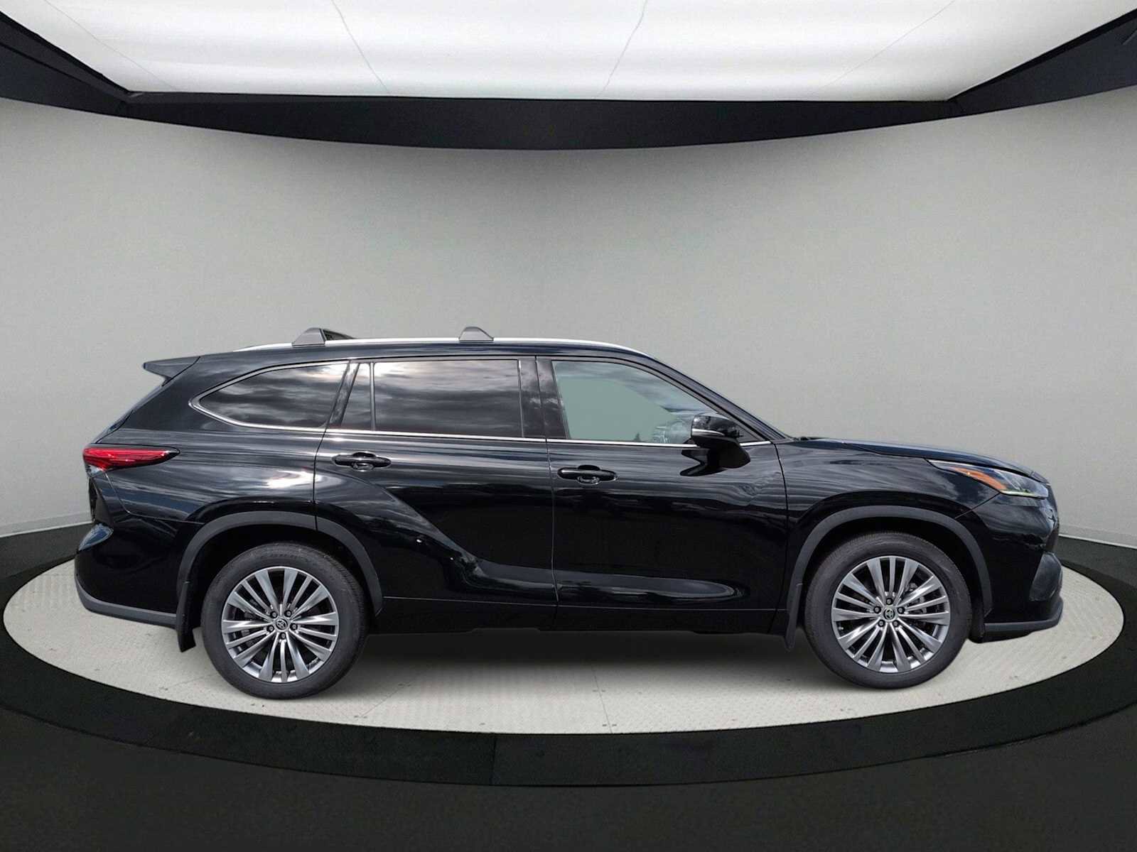 Used 2022 Toyota Highlander Platinum AWD/4WD image 9