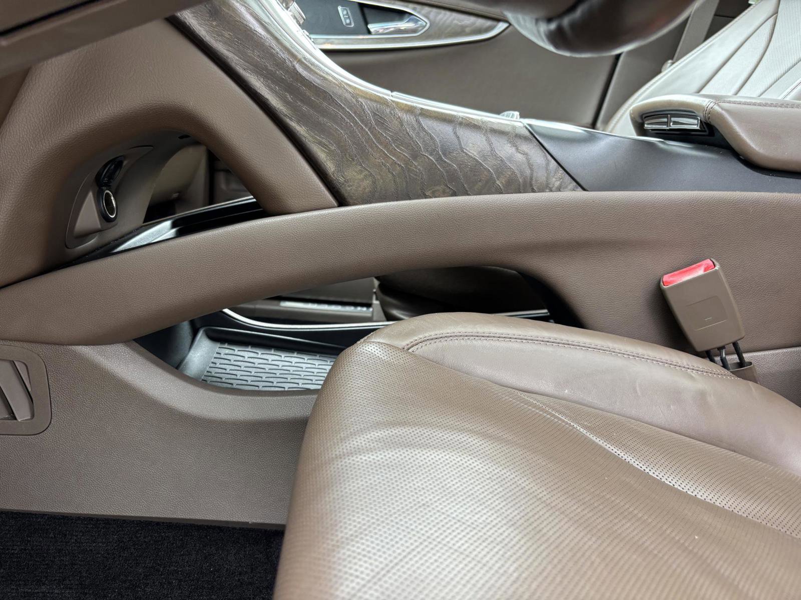 Used 2017 Lincoln MKX Reserve w/ Driver Assistance Package image 35