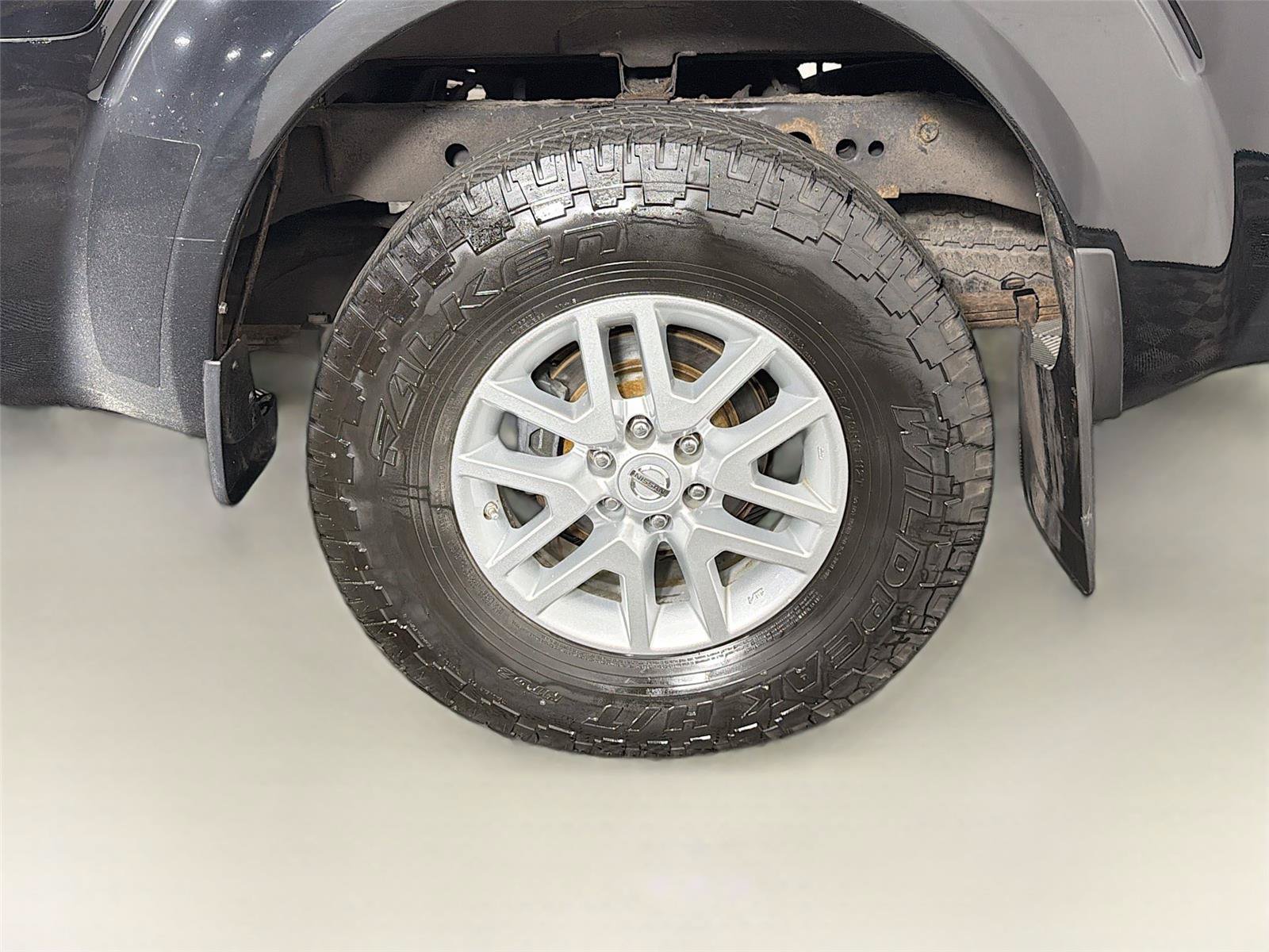 Used 2015 Nissan Frontier SV AWD/4WD image 32