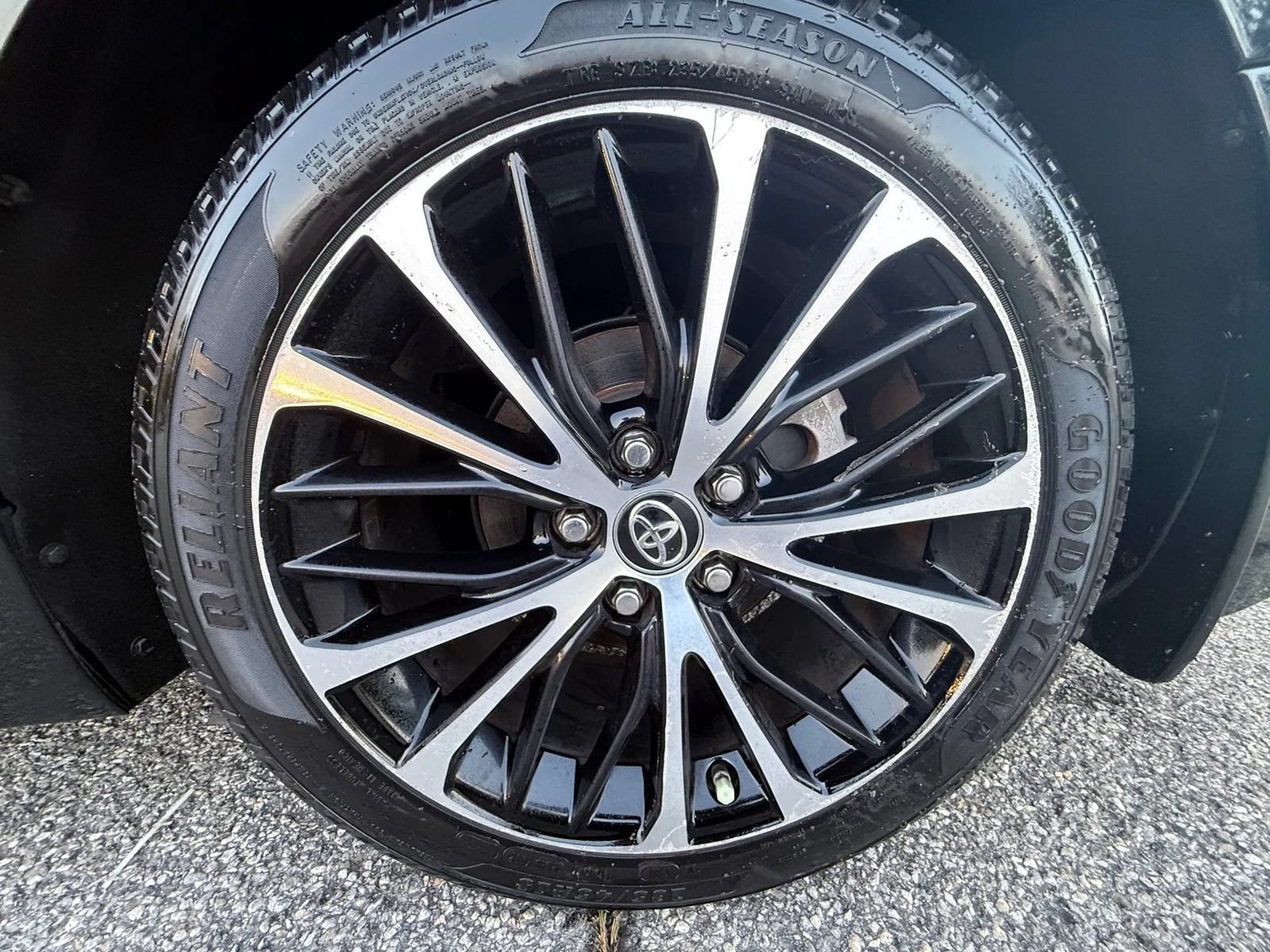 Used 2019 Toyota Camry SE FWD image 10
