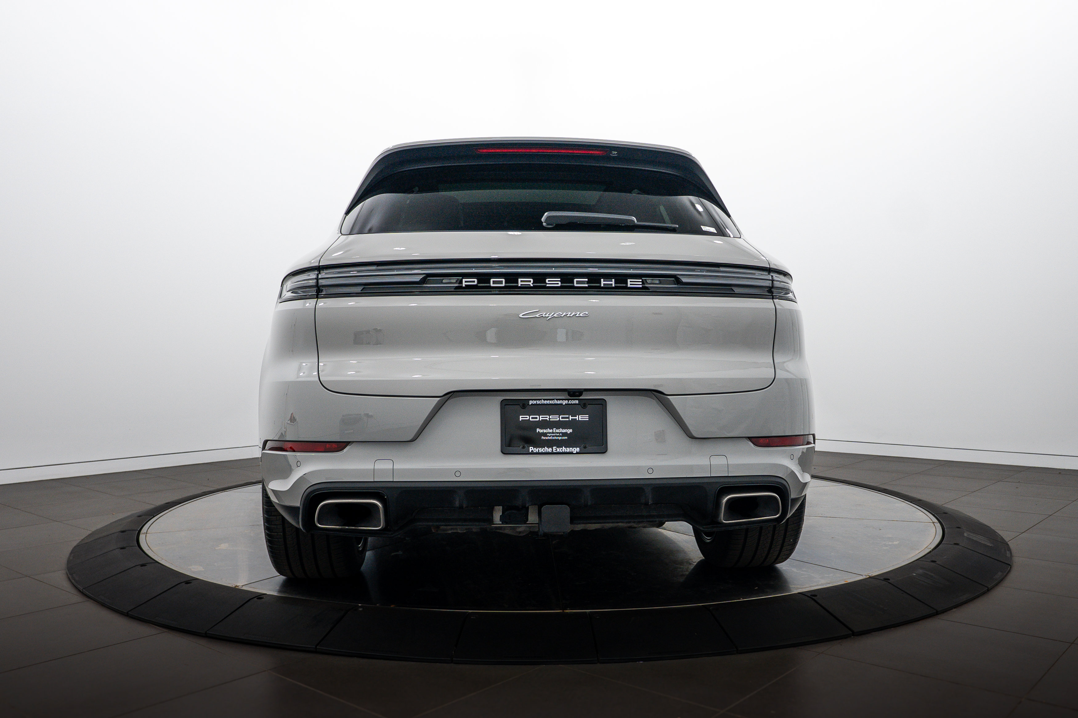 Certified 2026 Porsche Cayenne AWD/4WD image 6