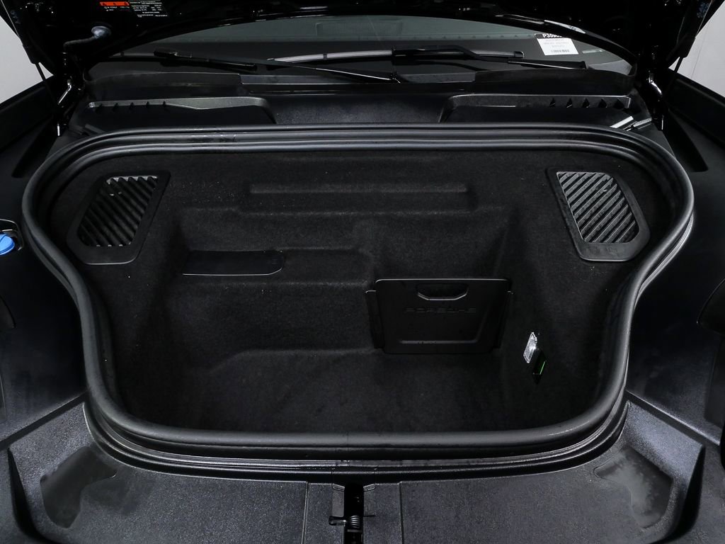 Certified 2025 Porsche Macan Electric image 36