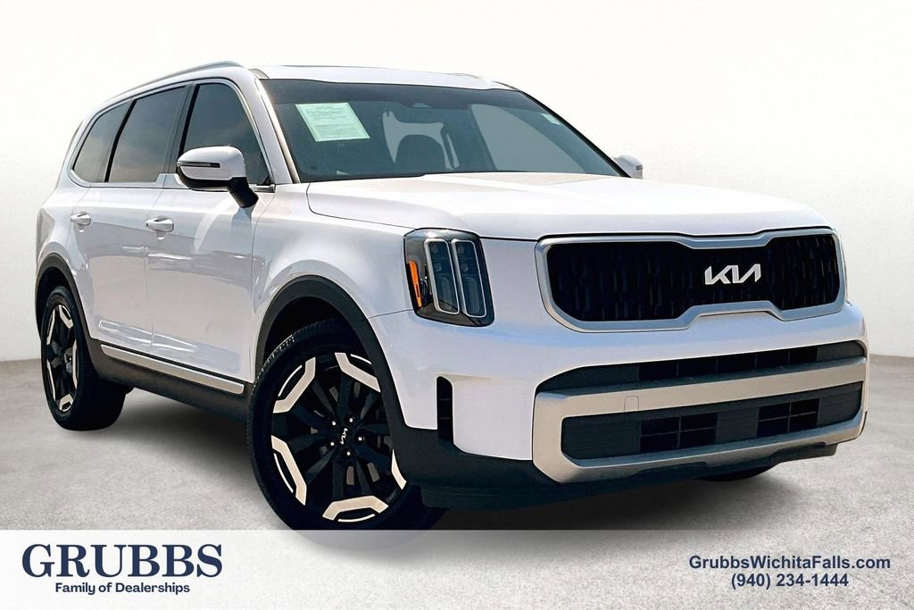 Used 2023 Kia Telluride EX w/ EX Captain's Chair Package