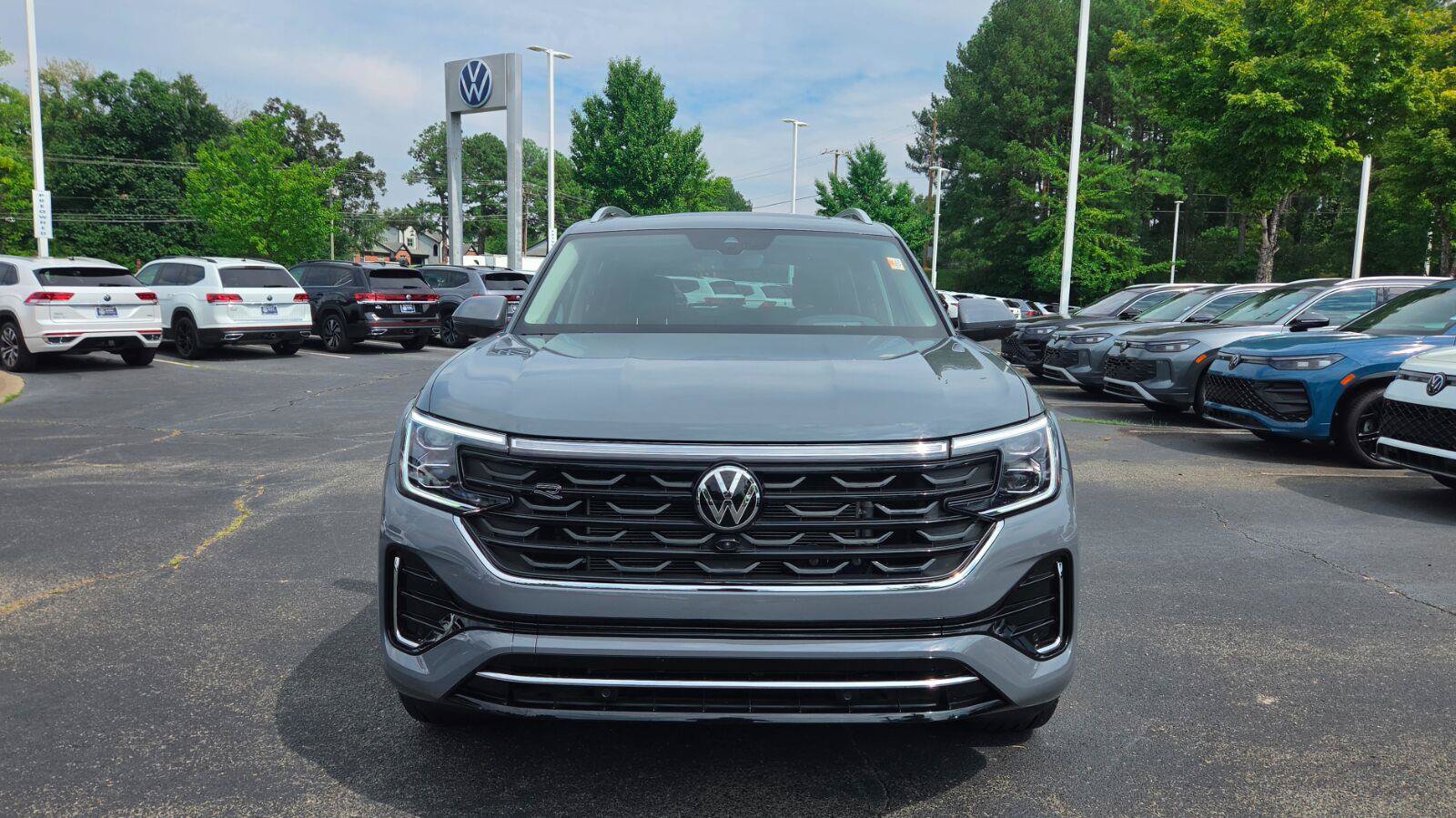 Certified 2025 Volkswagen Atlas SEL Premium R-Line AWD/4WD image 9