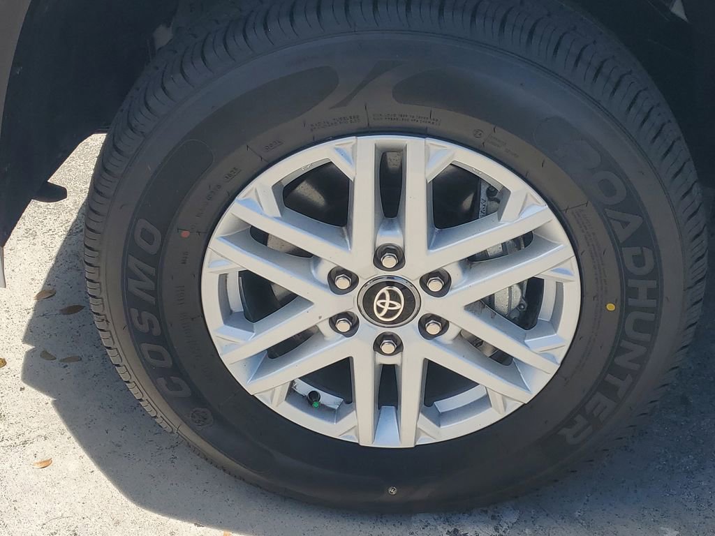 Used 2025 Toyota Tundra SR5 w/ SR5 Convenience Package image 4