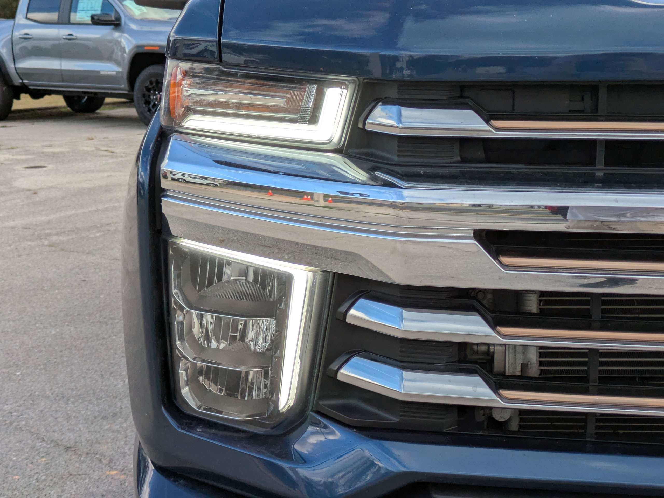 Used 2023 Chevrolet Silverado 3500 High Country AWD/4WD image 10