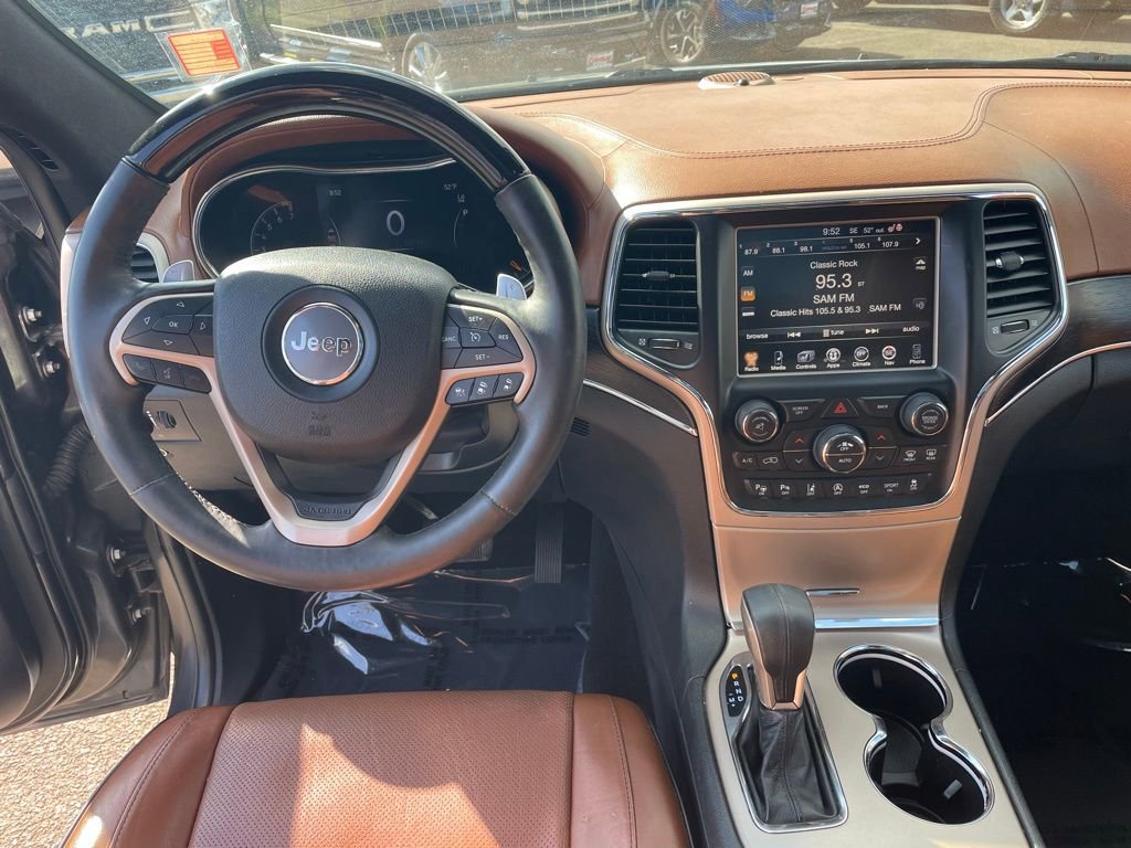 Used 2017 Jeep Grand Cherokee Summit w/ Platinum Series Group AWD/4WD image 4