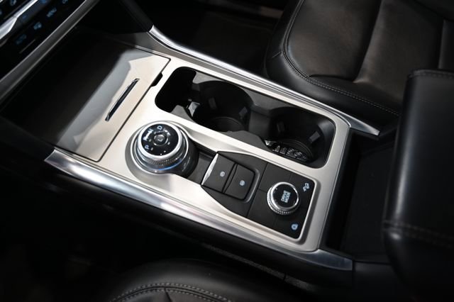 Used 2022 Ford Explorer XLT w/ Equipment Group 202A image 18