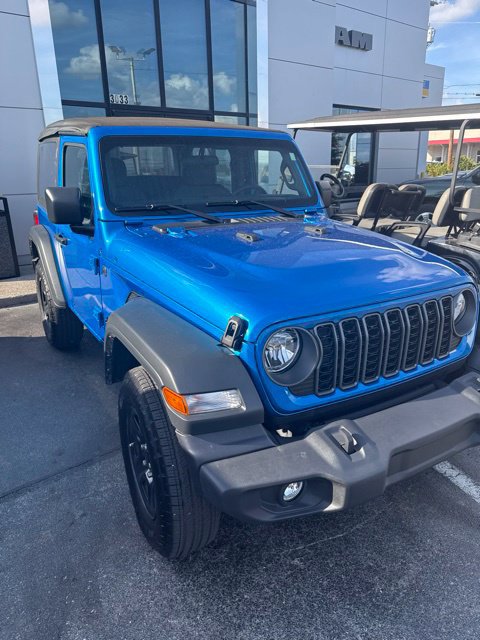 Used 2025 Jeep Wrangler Sport AWD/4WD image 3